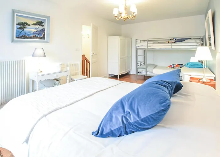 Pet Friendly In Aurseulles * Anctoville