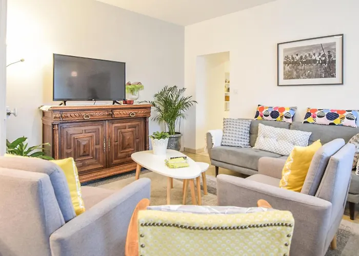 Pet Friendly In Aurseulles * Anctoville